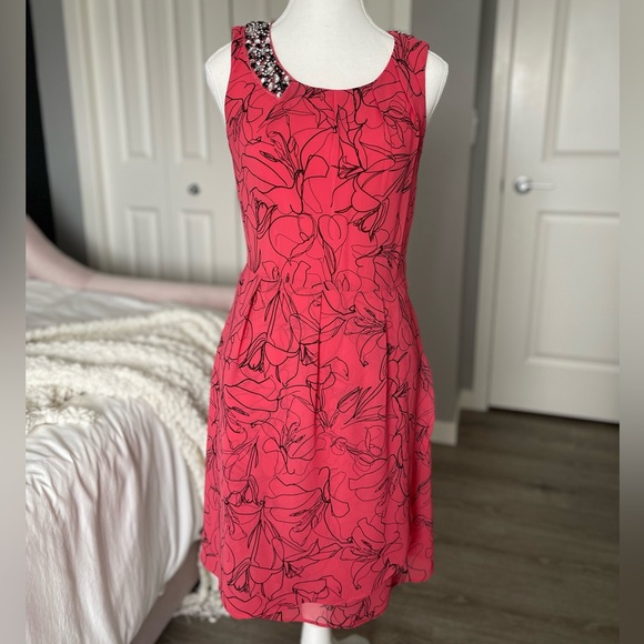 Ricki’s Dress - Picture 2 of 8